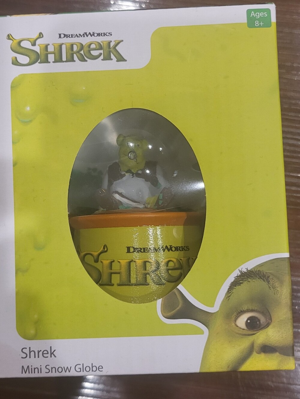 Never BEEN OPENED DreamWorks Shrek Green and Yellow Mini Snow Globe